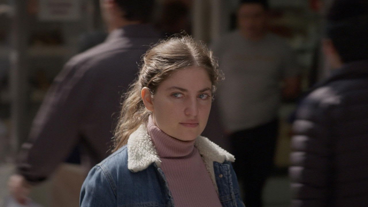 Fotograma de Un movimiento extraño (2024)