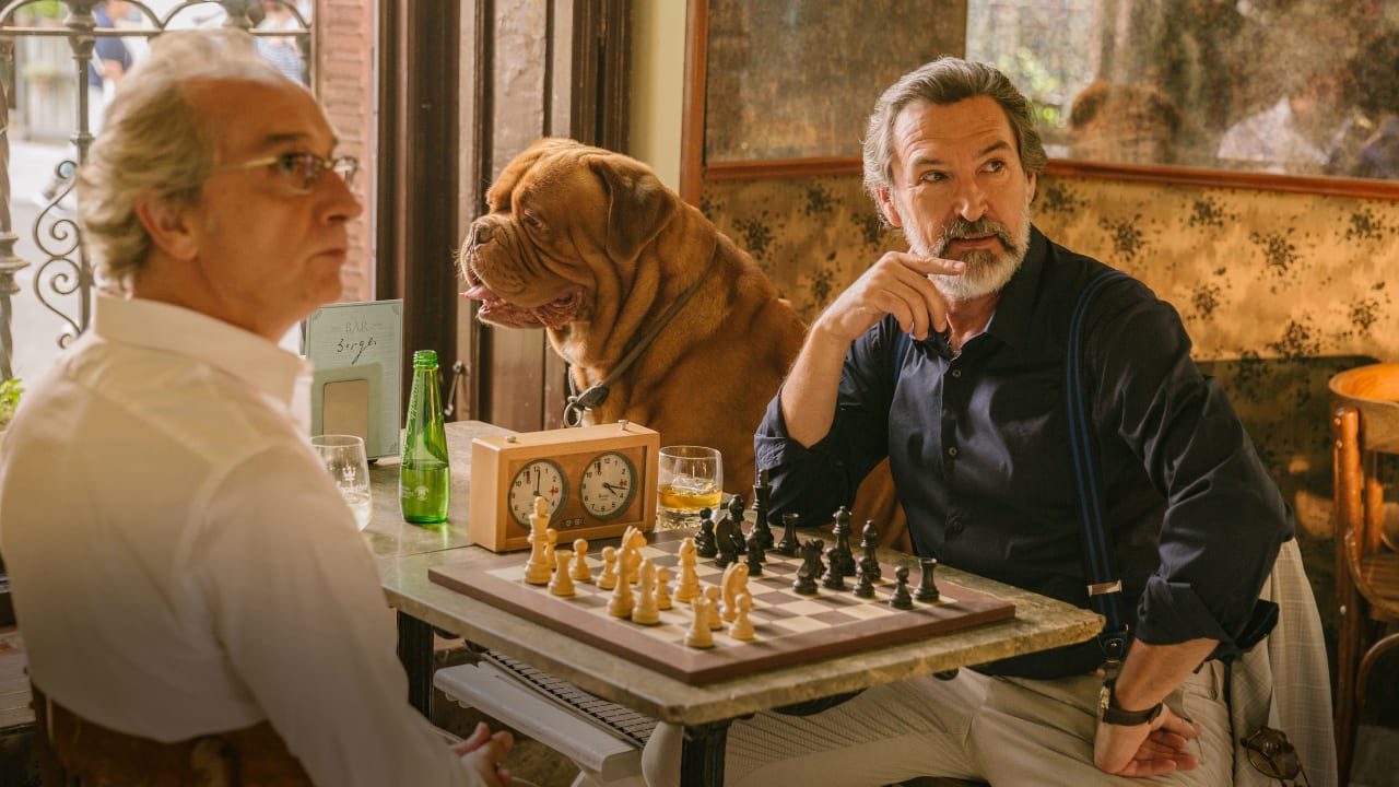 Fotograma de La maldición del guapo (2020)