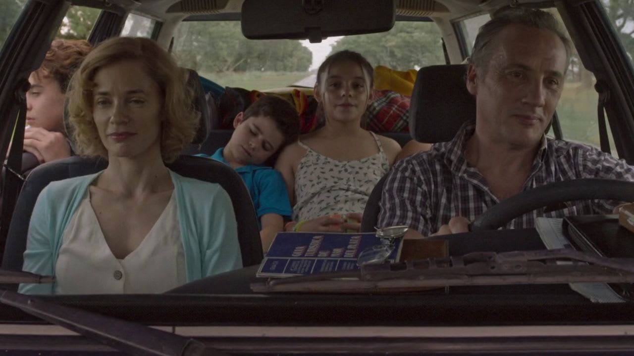 Fotograma de Azul el mar (2020)