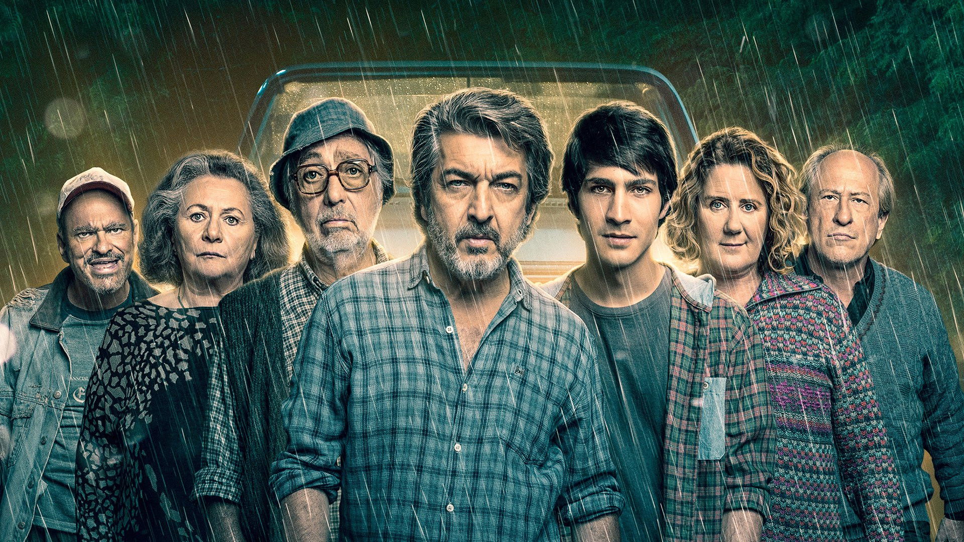Carlos Belloso, Rita Cortese, Luis Brandoni, Ricardo Darín, Chino Darín, Verónica Llinás y Daniel Aráoz en foto promocional de La odisea de los giles (2019)
