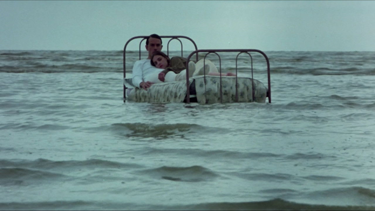 Fotograma de Últimas imágenes del naufragio (1990)