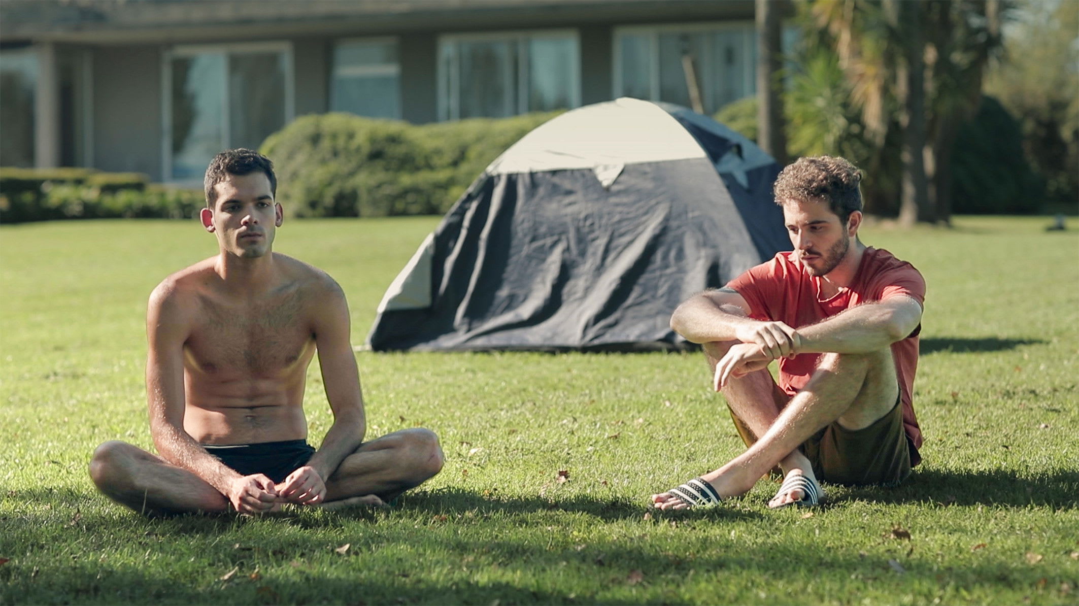 Fotograma de Los agitadores (2023)