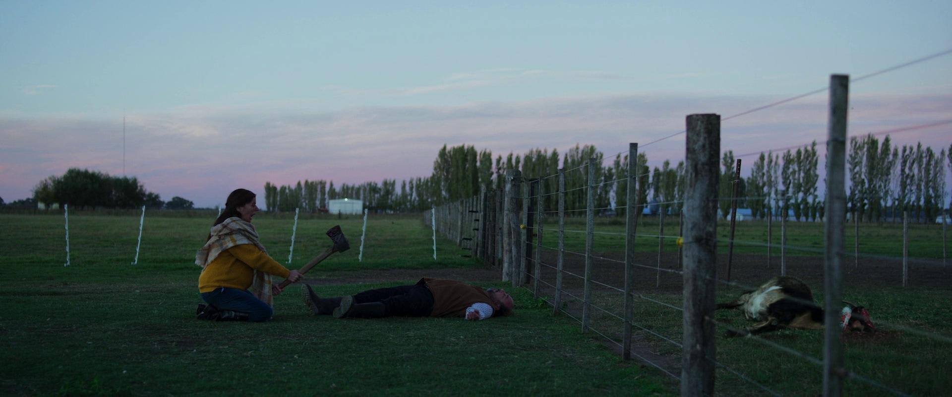 Desirée Salgueiro y Luis Ziembrowski en Cuando acecha la maldad (2023)