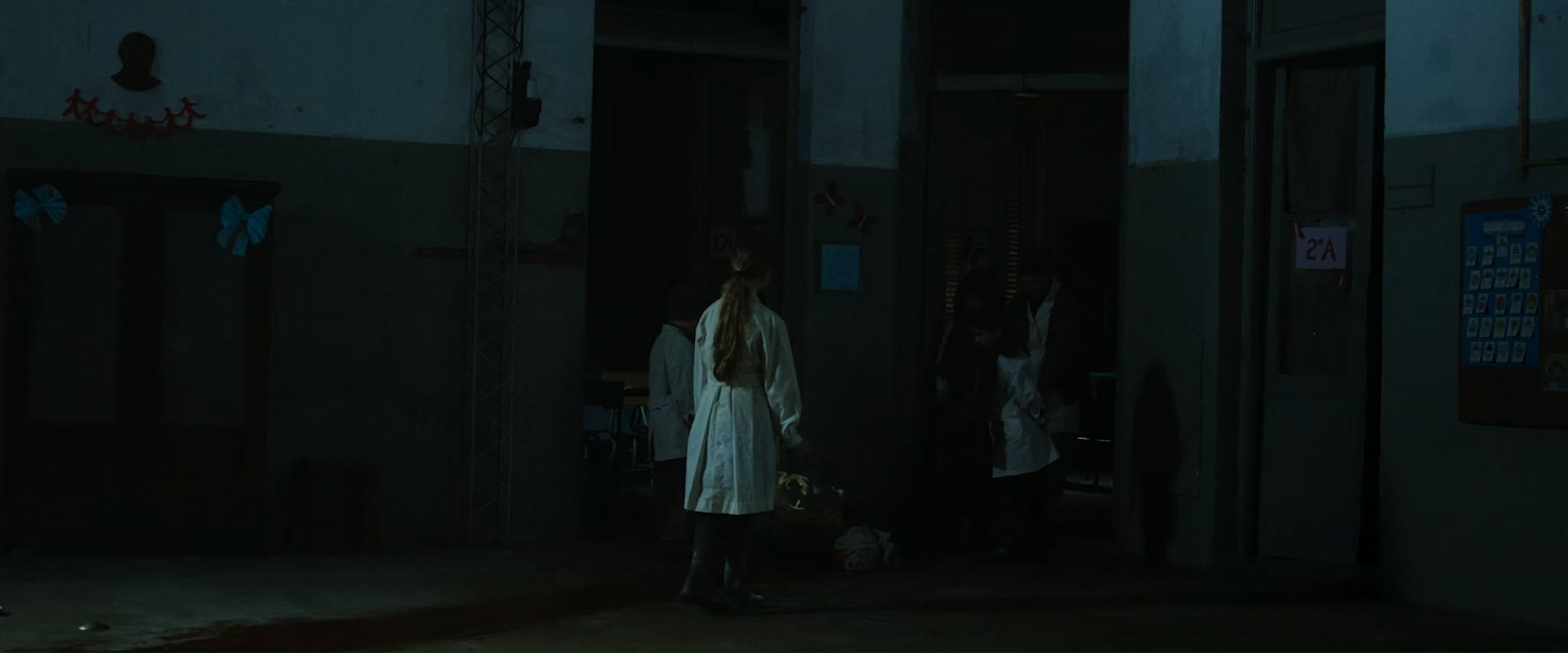 Agostina Aguilera y Cleo Díaz en Cuando acecha la maldad (2023)