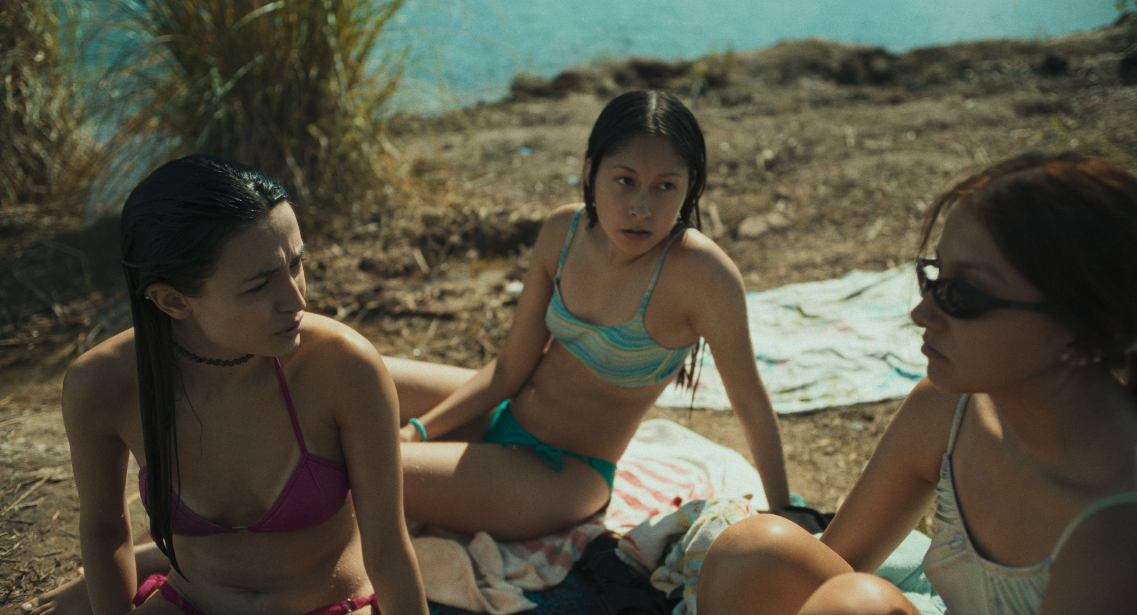 Dolores Oliverio, Candela Flores e Isabel Bracamonte en La virgen de la tosquera (2026)