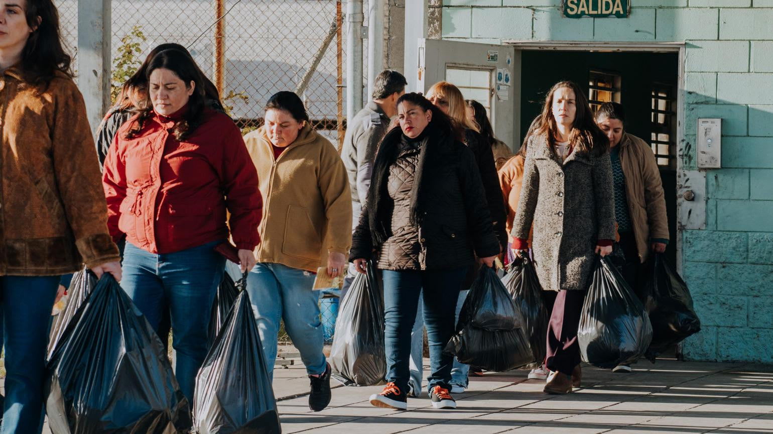 Fotograma de La mujer de la fila (2025)