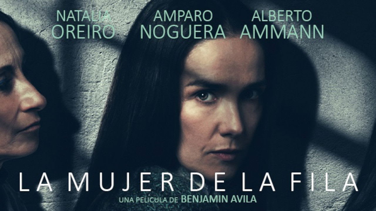 Fotograma de La mujer de la fila (2025)