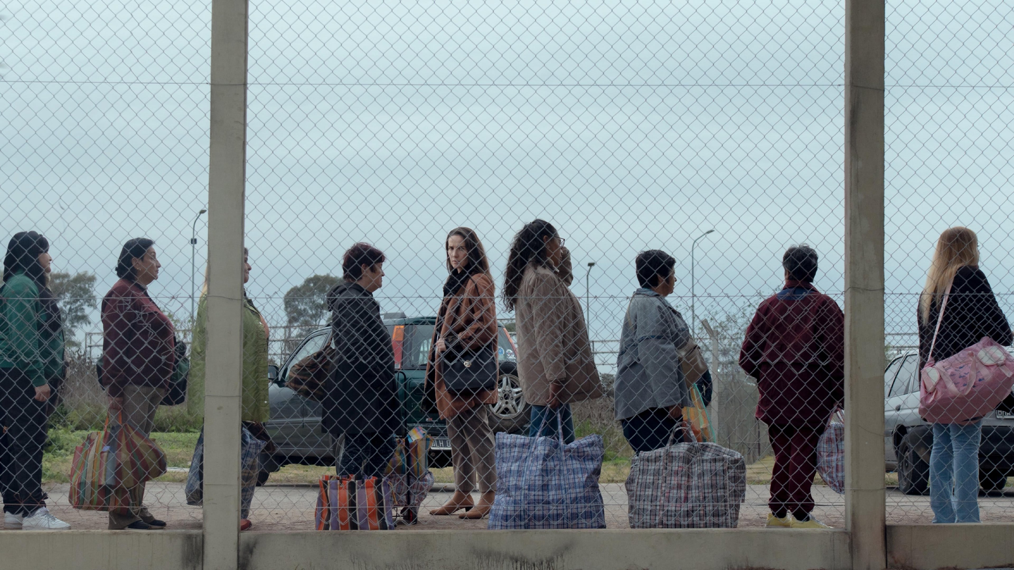 Fotograma de La mujer de la fila (2025)