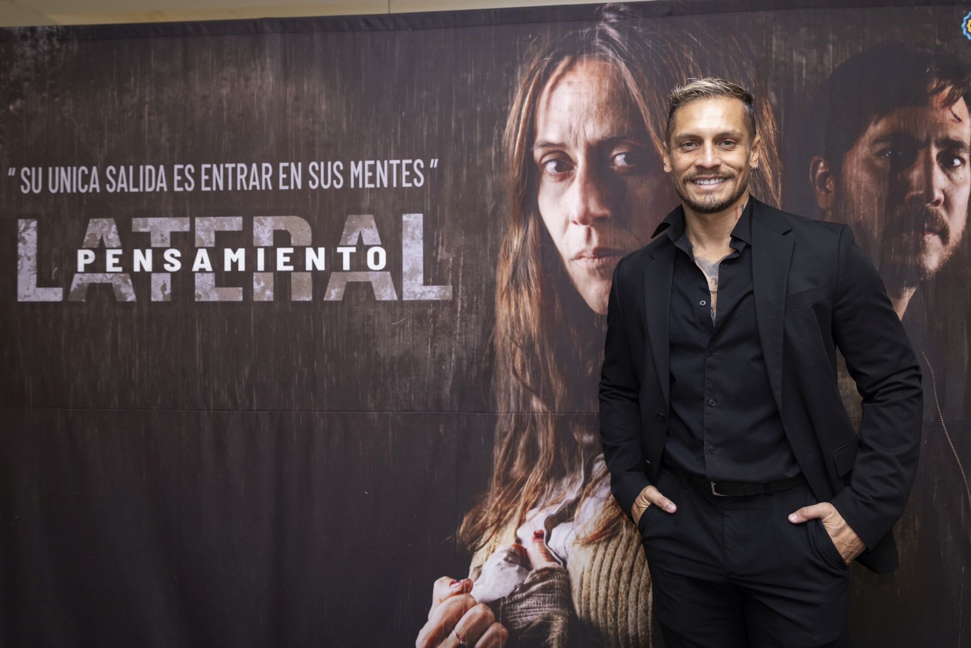 Nico Ponce en el estreno de Pensamiento lateral (2025)