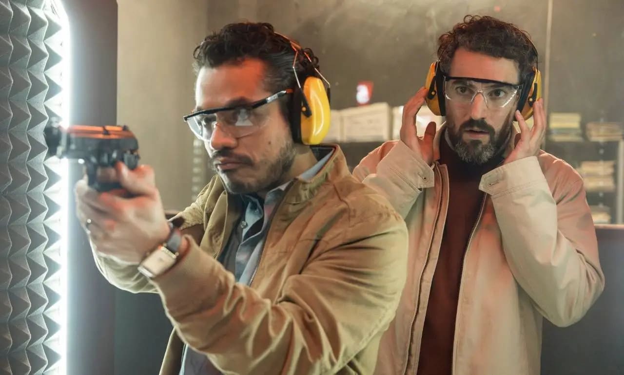 Memo Villegas y Luis Gerardo Méndez en La hora de los valientes (2025)