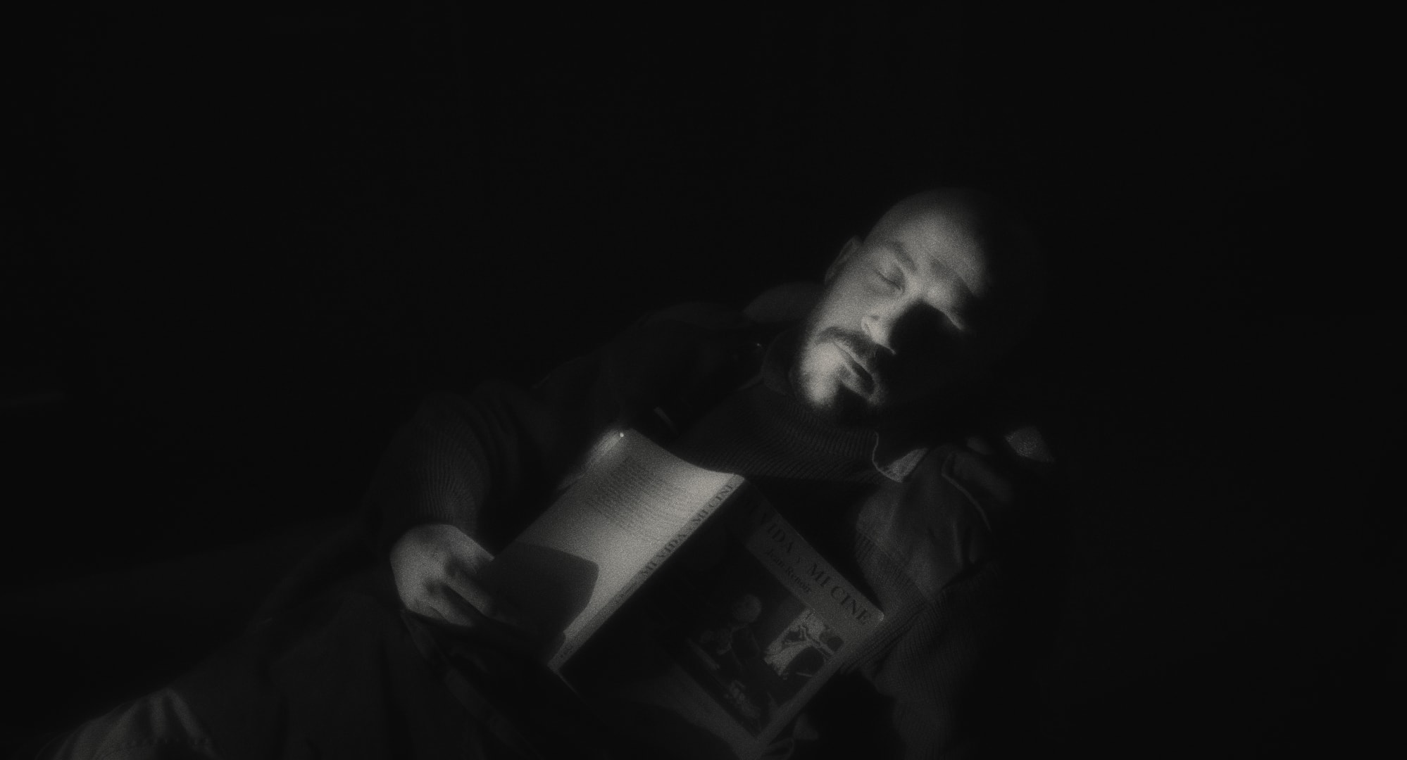 Octavio Bertone en La noche está marchándose ya (2026)