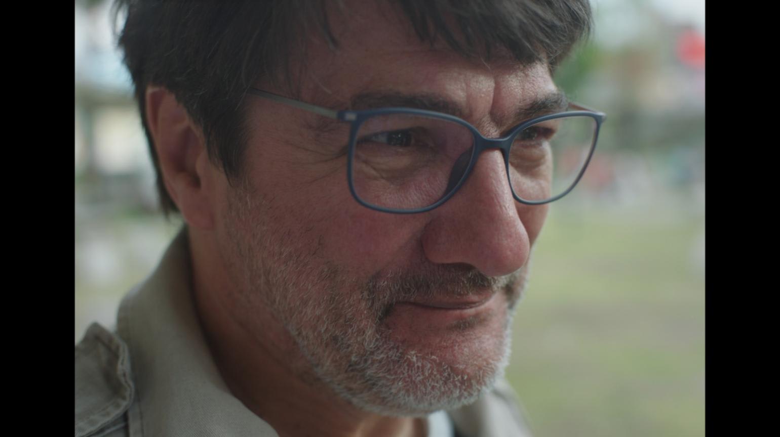 César Troncoso en La mujer del río (2026)