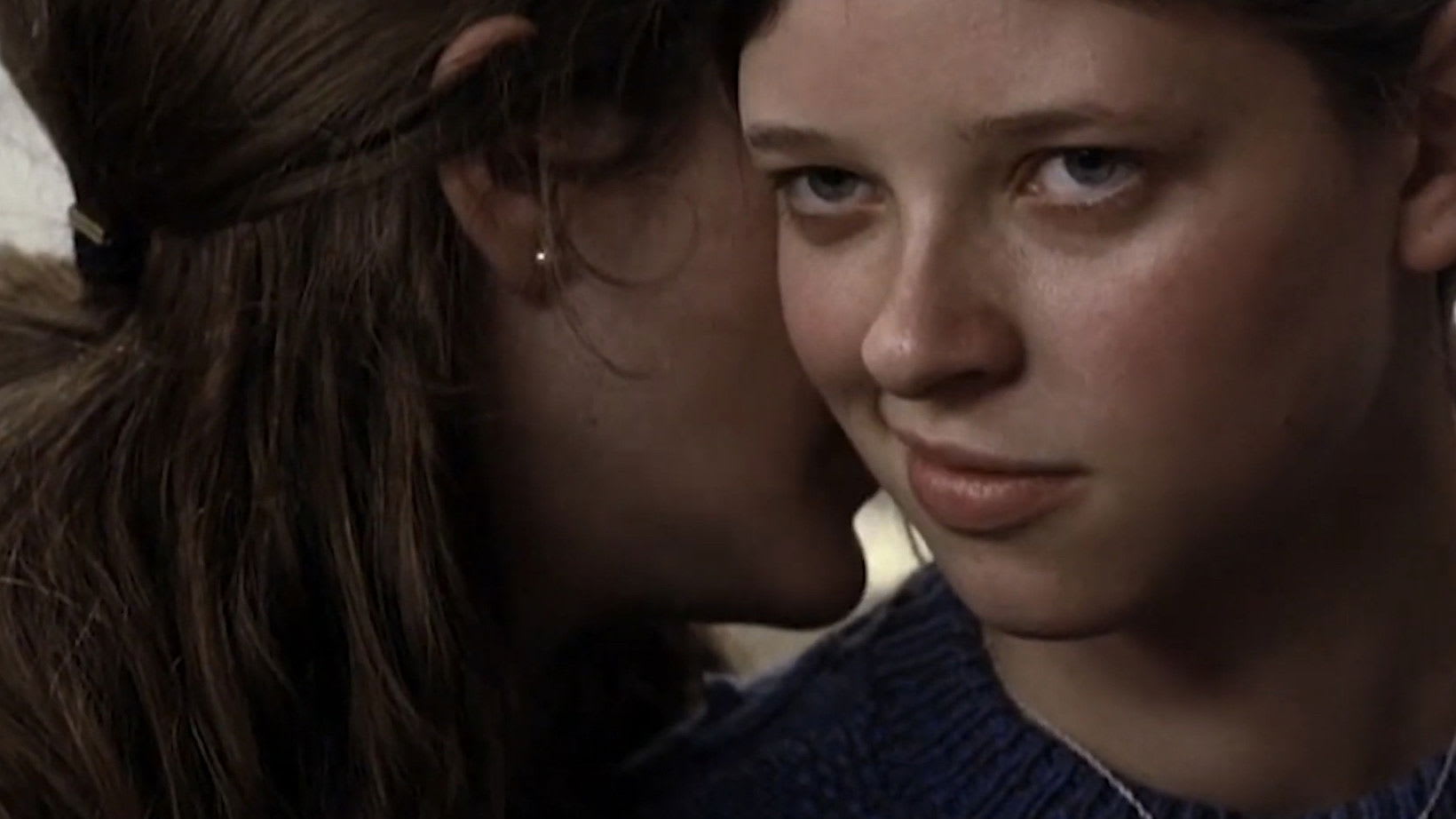 Julieta Zylberberg y María Alché en La niña santa (2004)