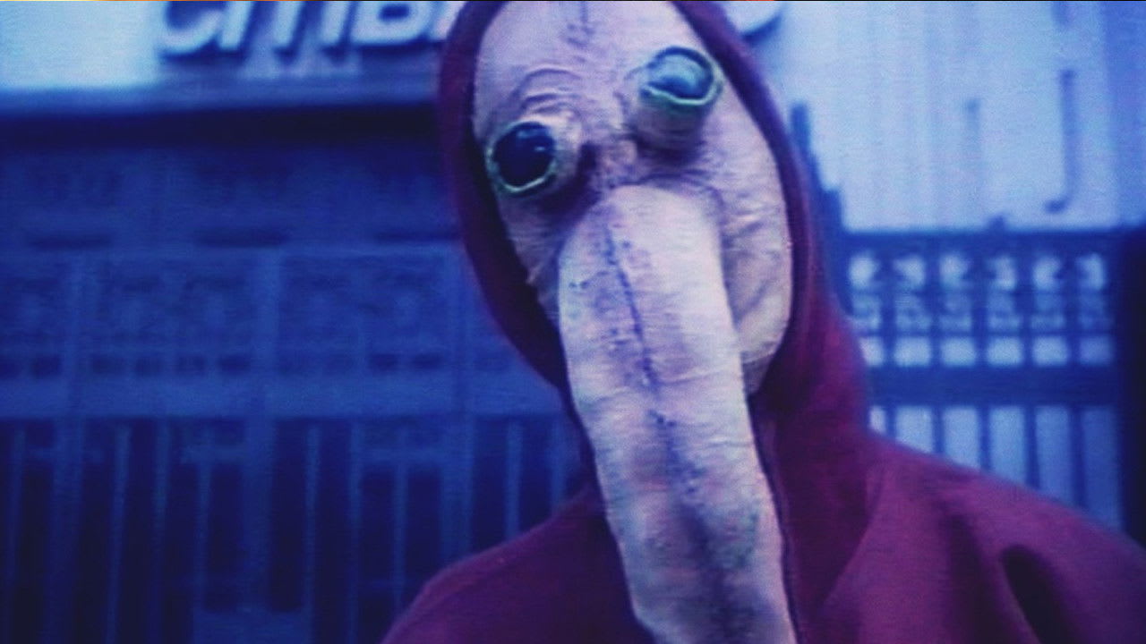 Fotograma de Encuentros lejanos (1994)