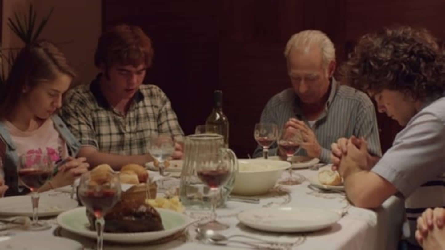 Gastón Cocchiarale, Guillermo Francella y Peter Lanzani en El clan (2015)