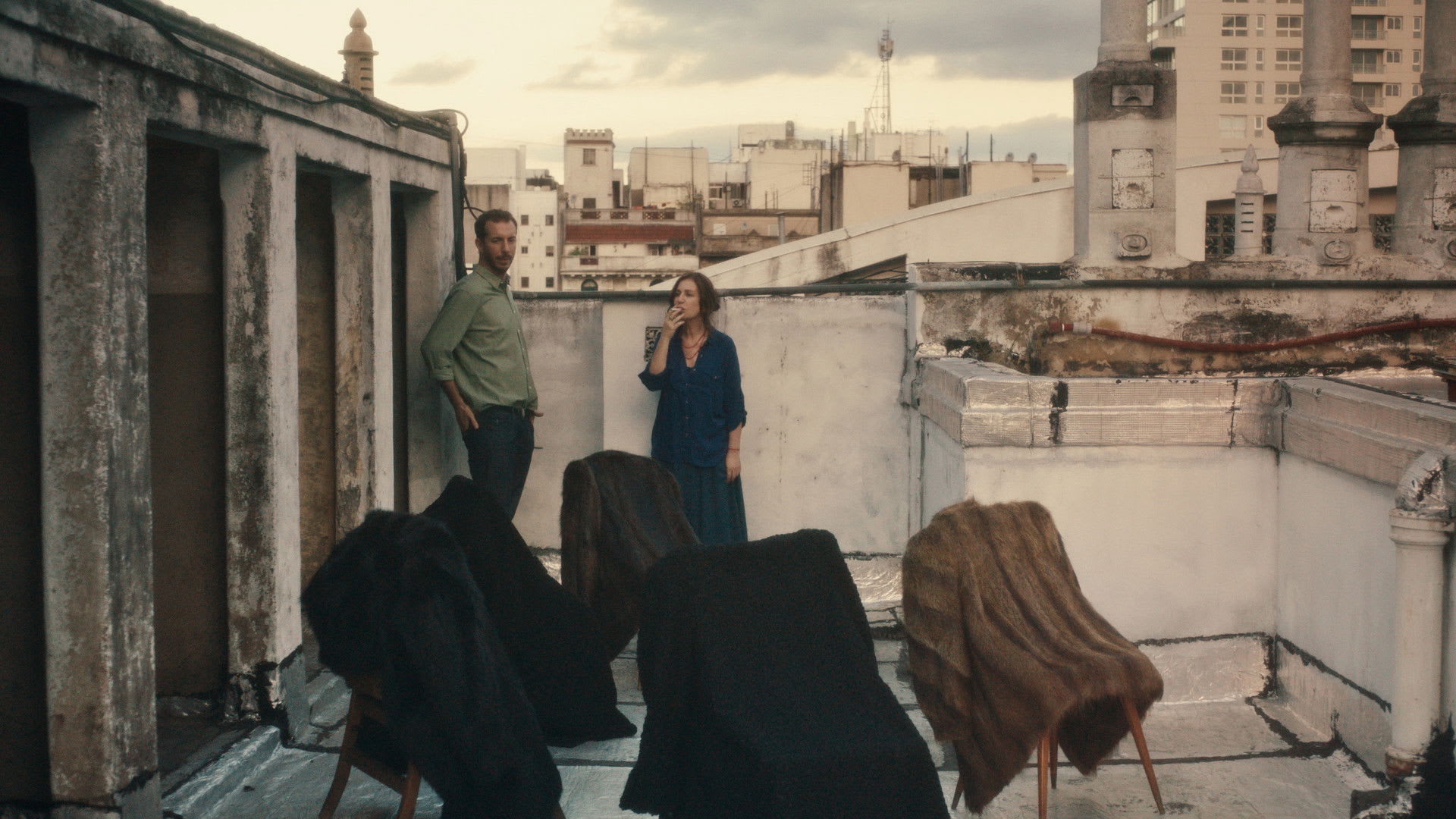 Fotograma de Familia sumergida (2018)