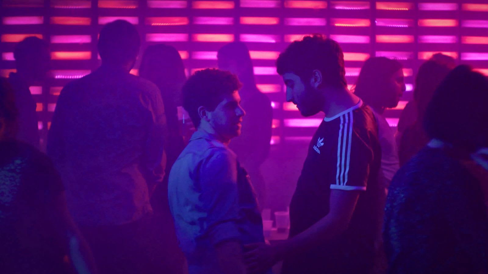 Fotograma de Un movimiento extraño (2024)