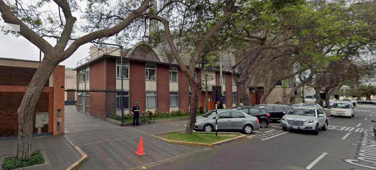 Envío de coronas fúnebres y arreglos de condolencias al Velatorio Parroquia Santa María Reina en San Isidro