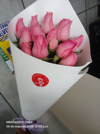 Ramo de 12 rosas rosadas