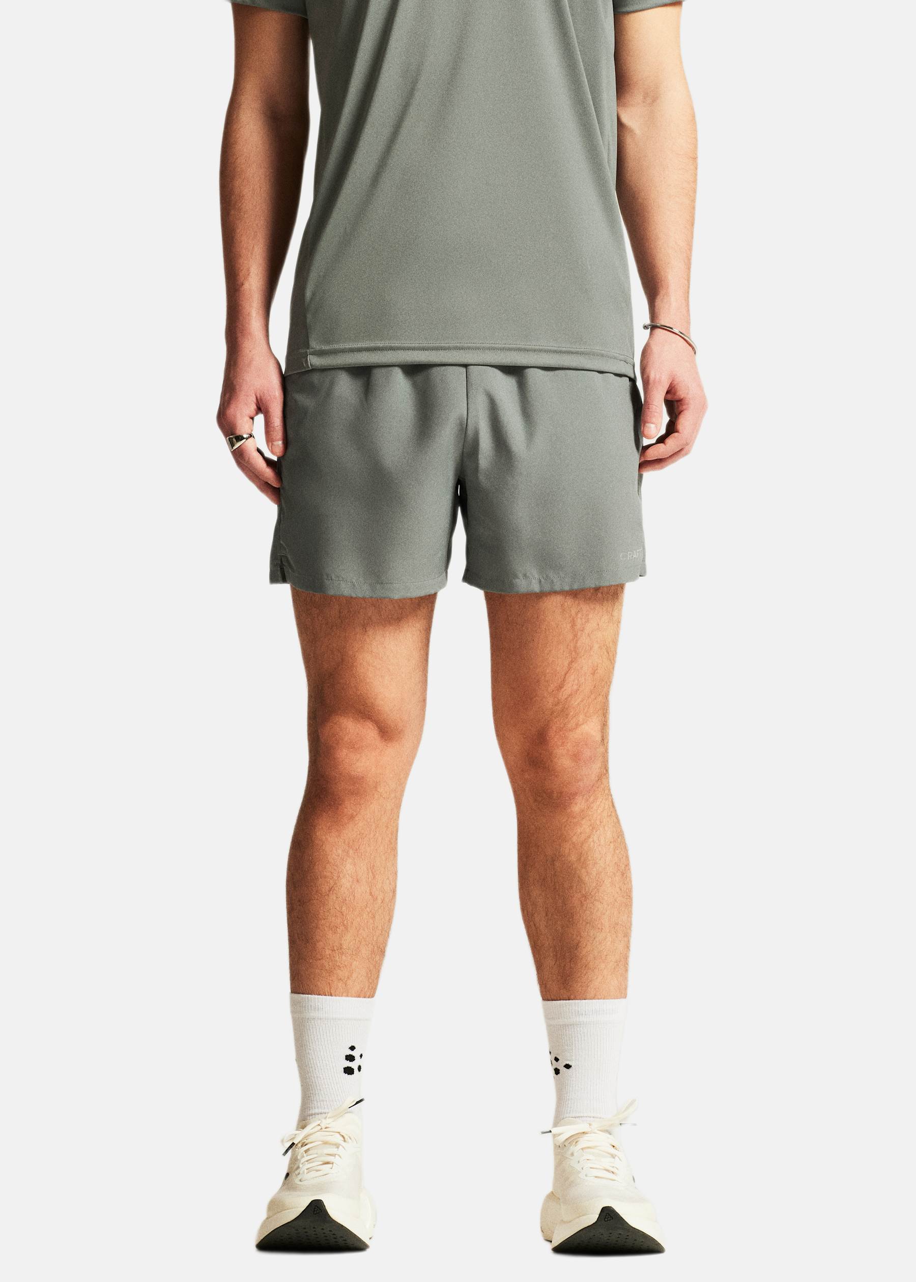 CORE ESSENCE SHORTS 2 M |  - sv-se - herr - klader - shorts - lopar-traningsshorts - traningsshorts | Padelspecialisterna