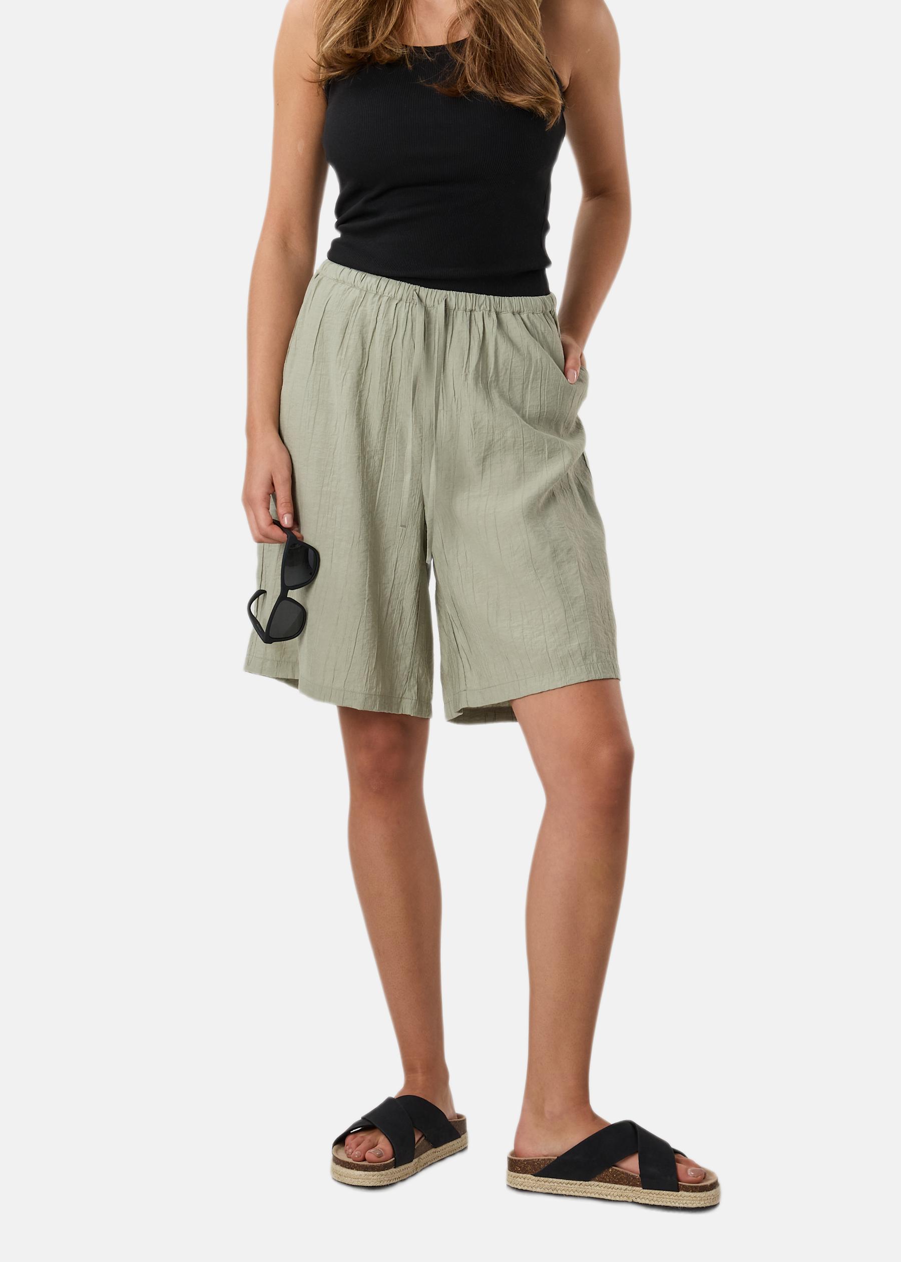 Savannah Crinkle Bermuda Shorts W