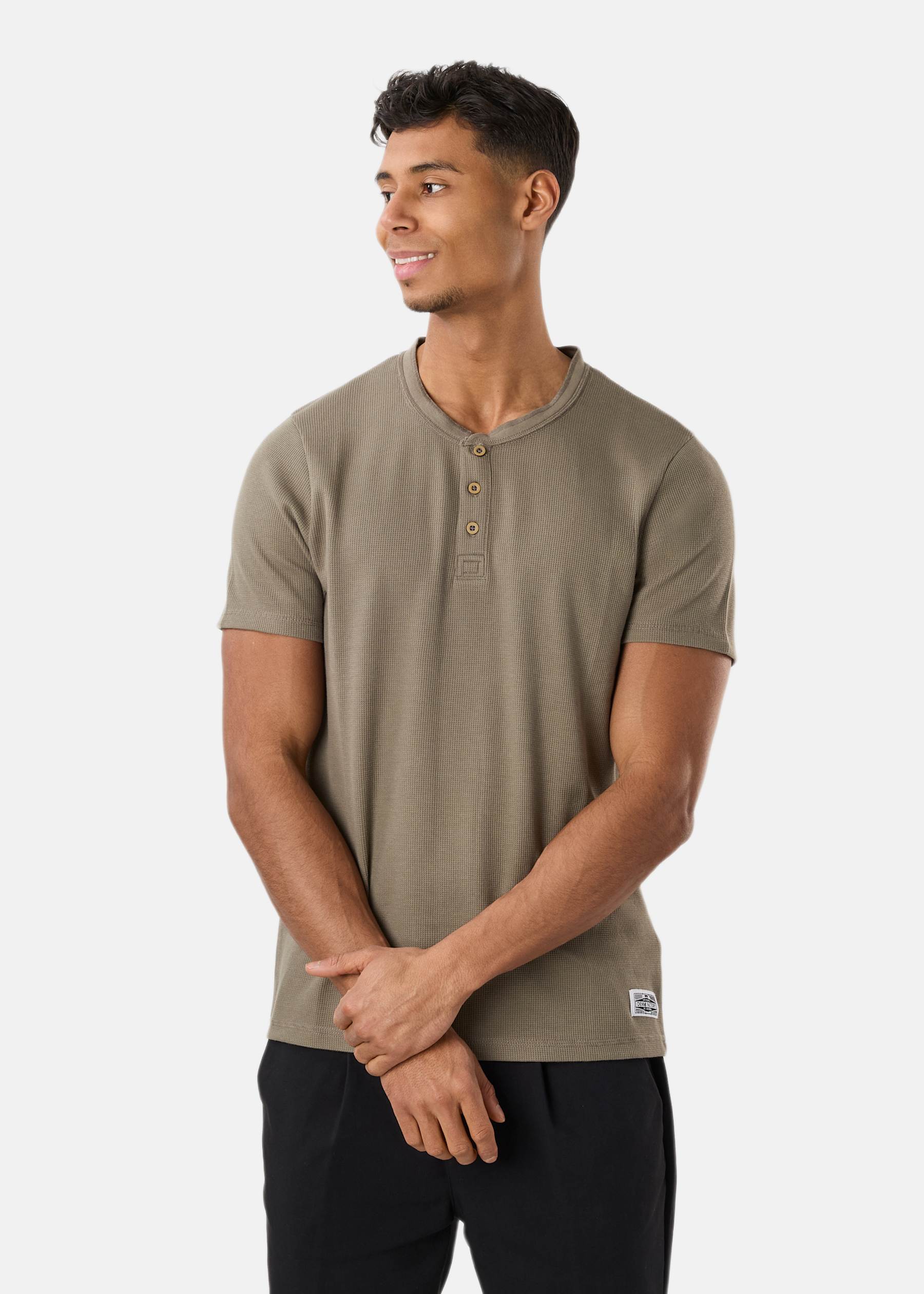 Henley Tee |  - sv-se - herr - klader - t-shirts-linnen - t-shirt-vardag-sport - kortarmad-t-shirt-vardag-sport | Padelspecialisterna