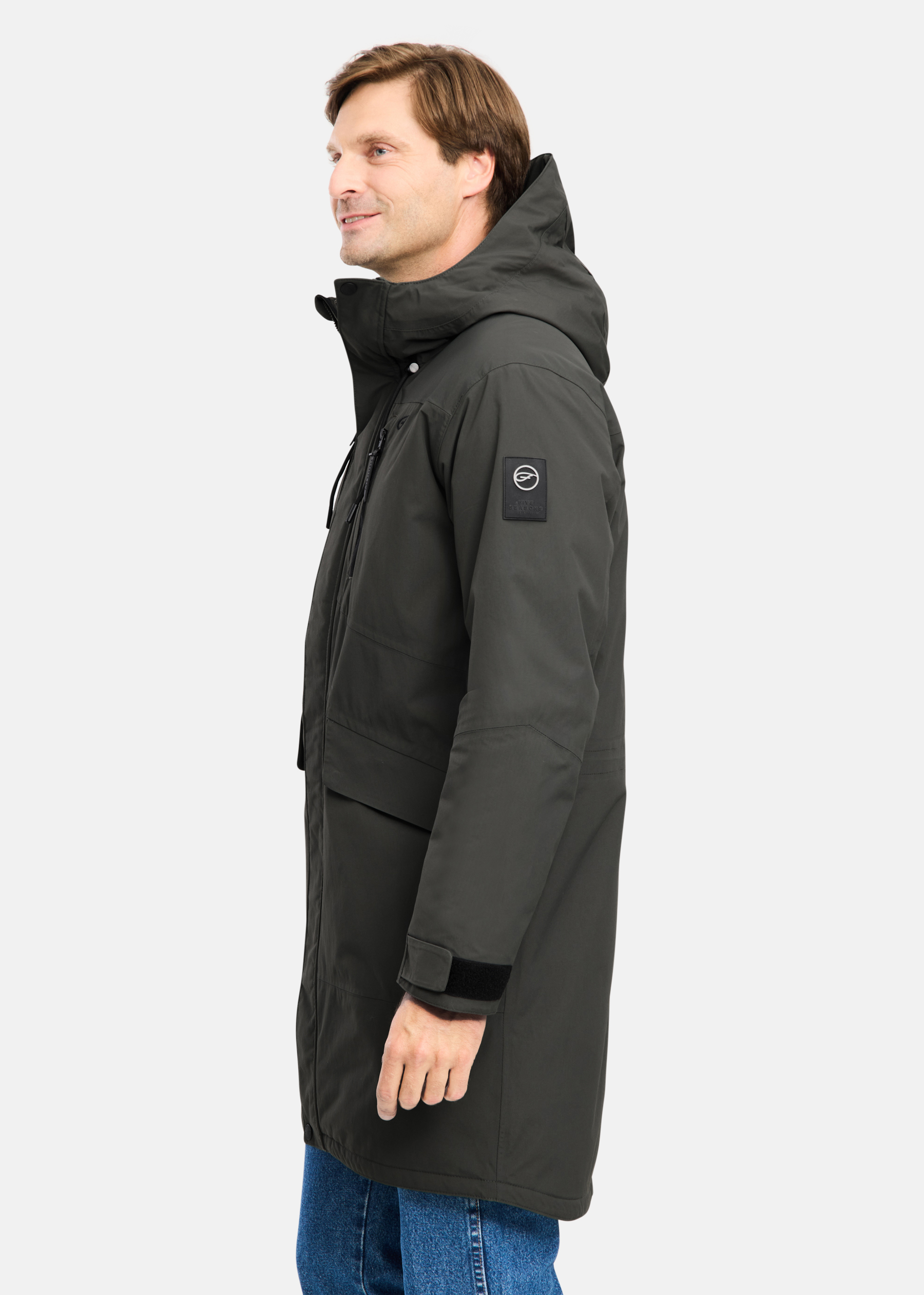  Men‘s Training Winter Jacket q4tov0s6cm5fj37k9jdd.jpg