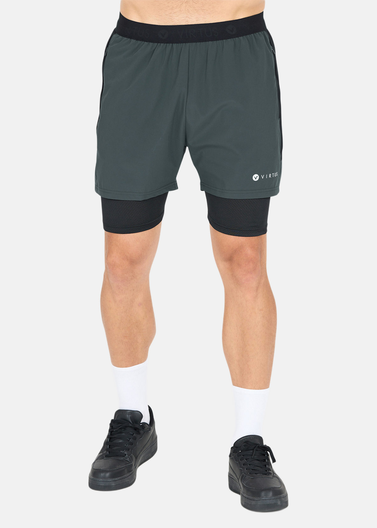 Dylan M 2-in-1 Stretch Shorts |  - sv-se - herr - klader - shorts - lopar-traningsshorts - loparshorts-2-i-1 | Padelspecialisterna