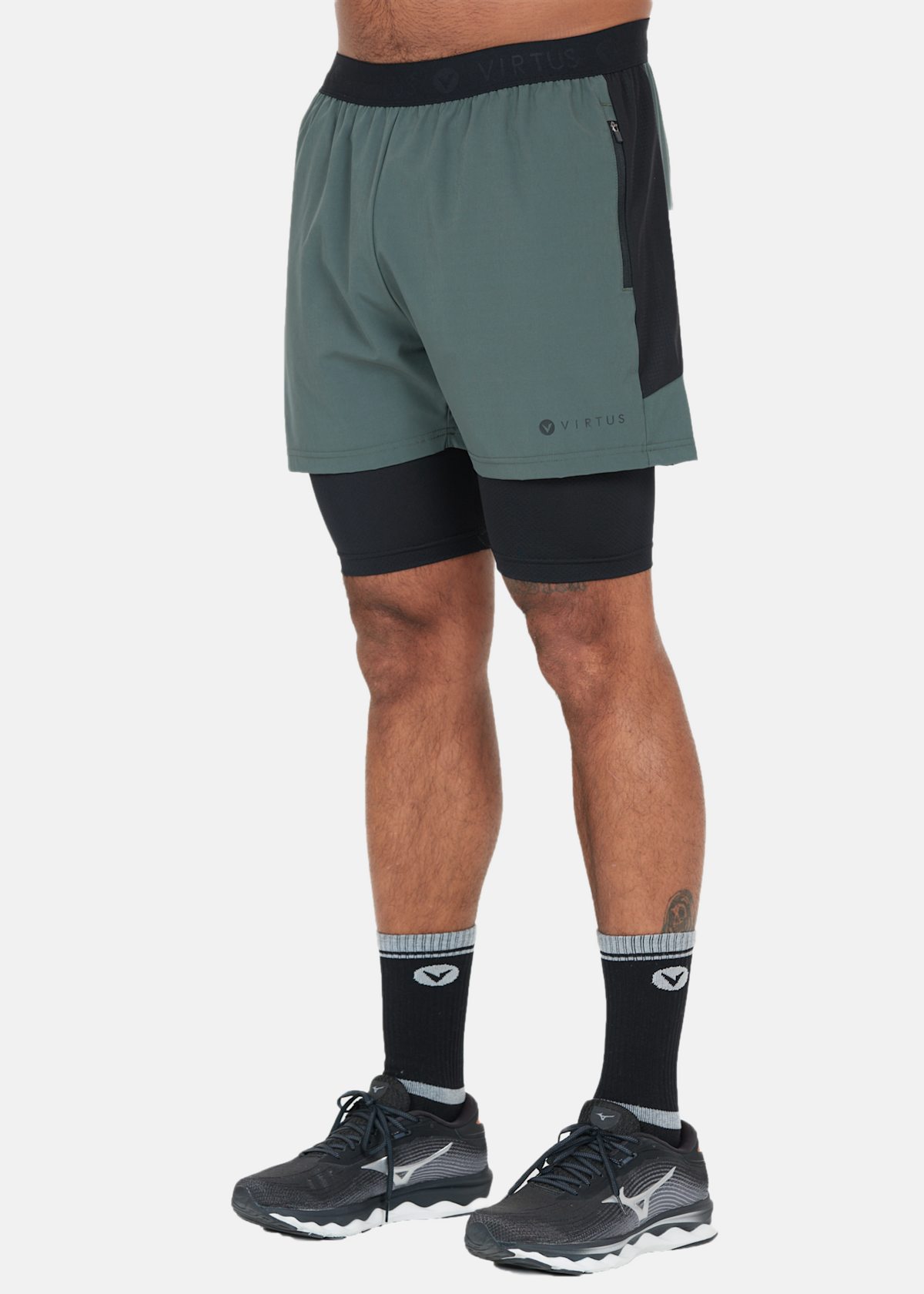 Dylan M 2-in-1 Stretch Shorts |  - sv-se - herr - klader - shorts - lopar-traningsshorts - loparshorts-2-i-1 | Padelspecialisterna