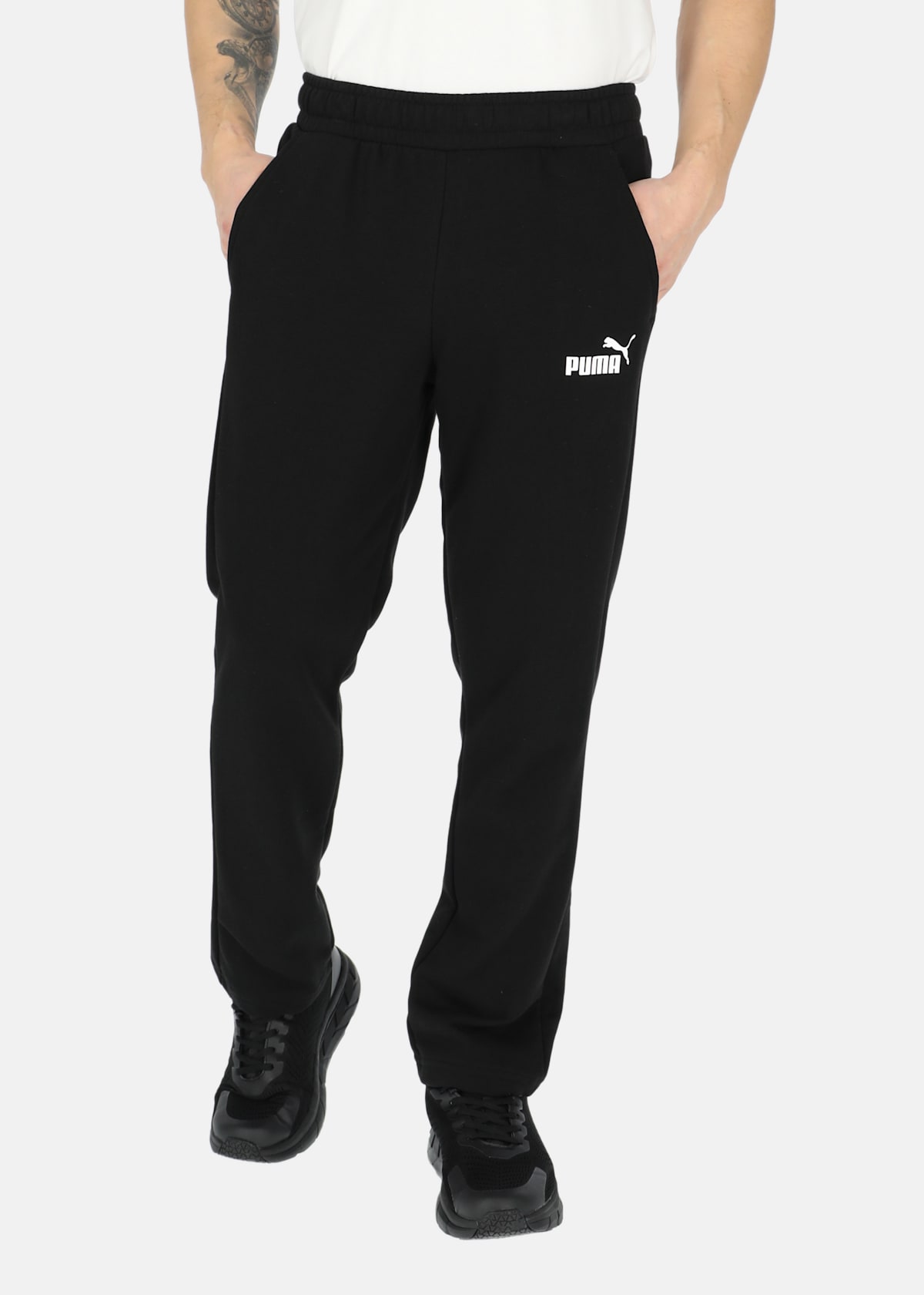 ESS Logo Pants TR op |  - sv-se - herr - klader - byxor - tranings-mjukis-vindbyxor - sweatpants-mjukisbyxor | Padelspecialisterna