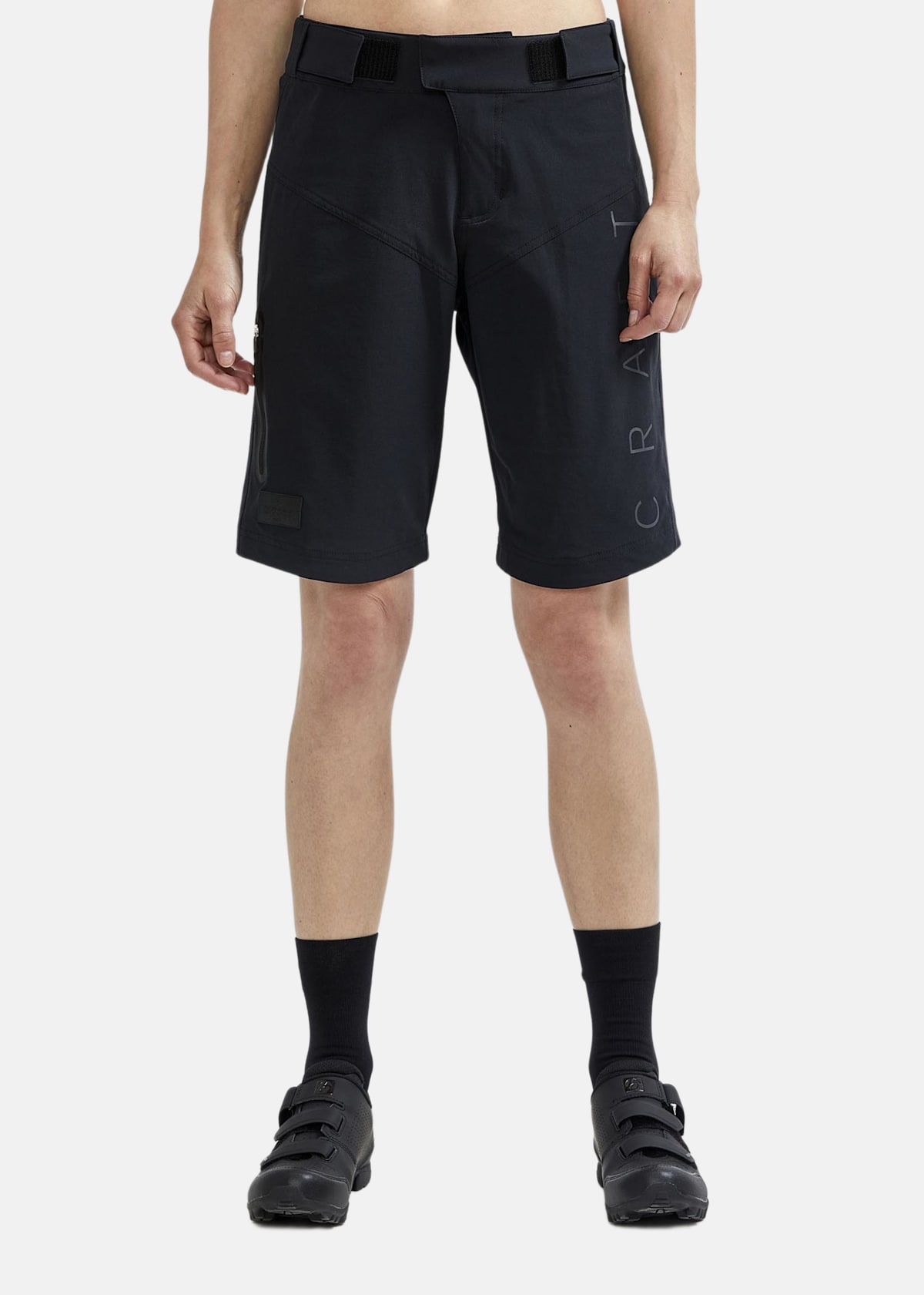 ADV OFFROAD SHORTS PAD W |  - sv-se - dam - klader - byxor - tights-leggings - cykeltights - korta-cykeltights | Padelspecialisterna