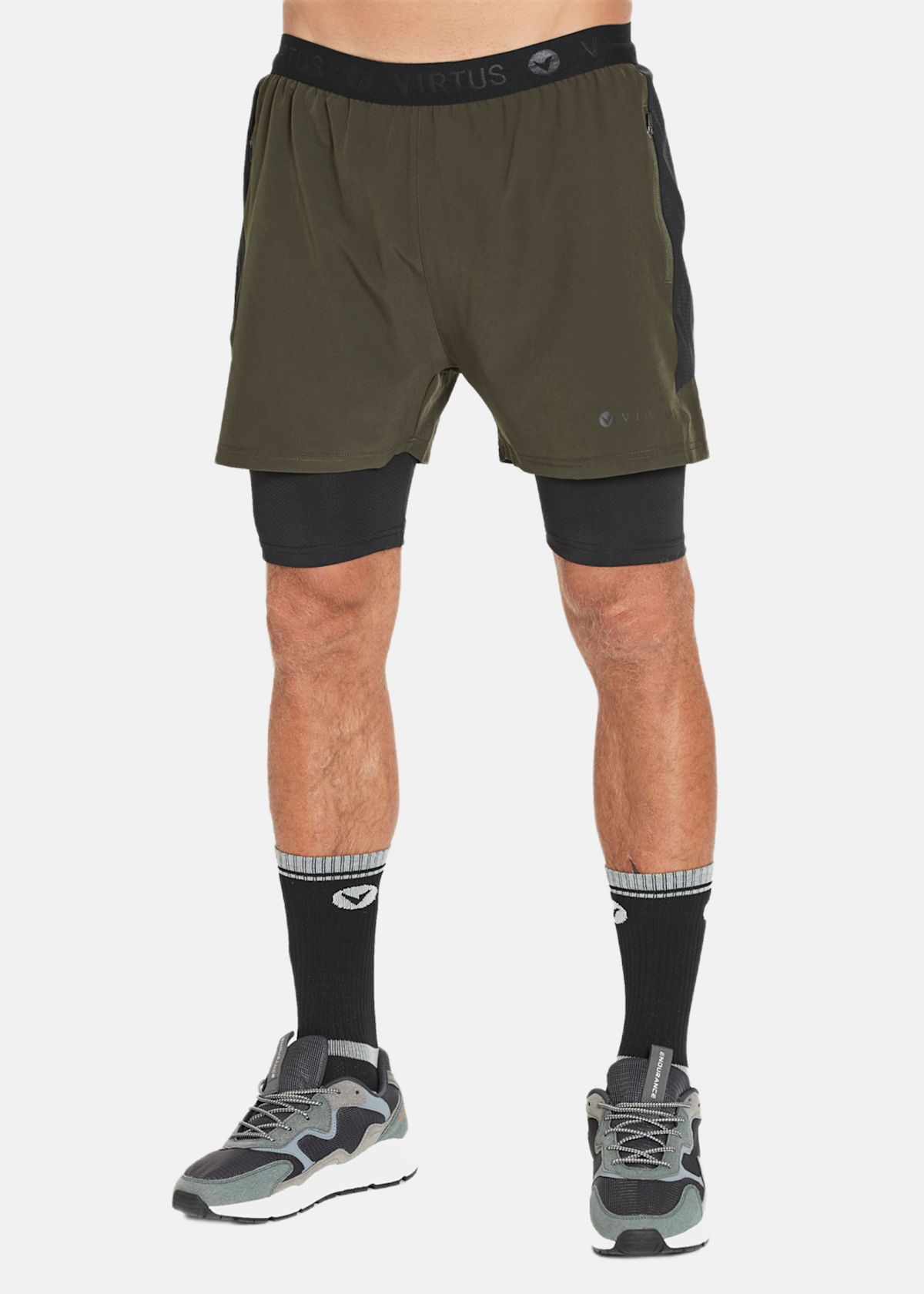 Dylan M 2-in-1 Stretch Shorts |  - sv-se - herr - klader - shorts - lopar-traningsshorts - loparshorts-2-i-1 | Padelspecialisterna