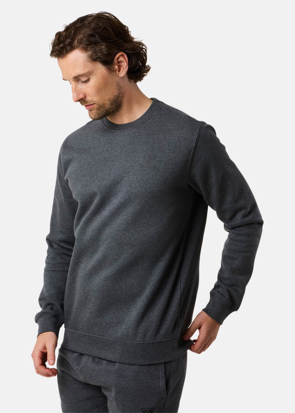 hmlBEE CLASSIC SWEATSHIRT |  - sv-se - herr - klader - trojor - sweatshirts | Padelspecialisterna