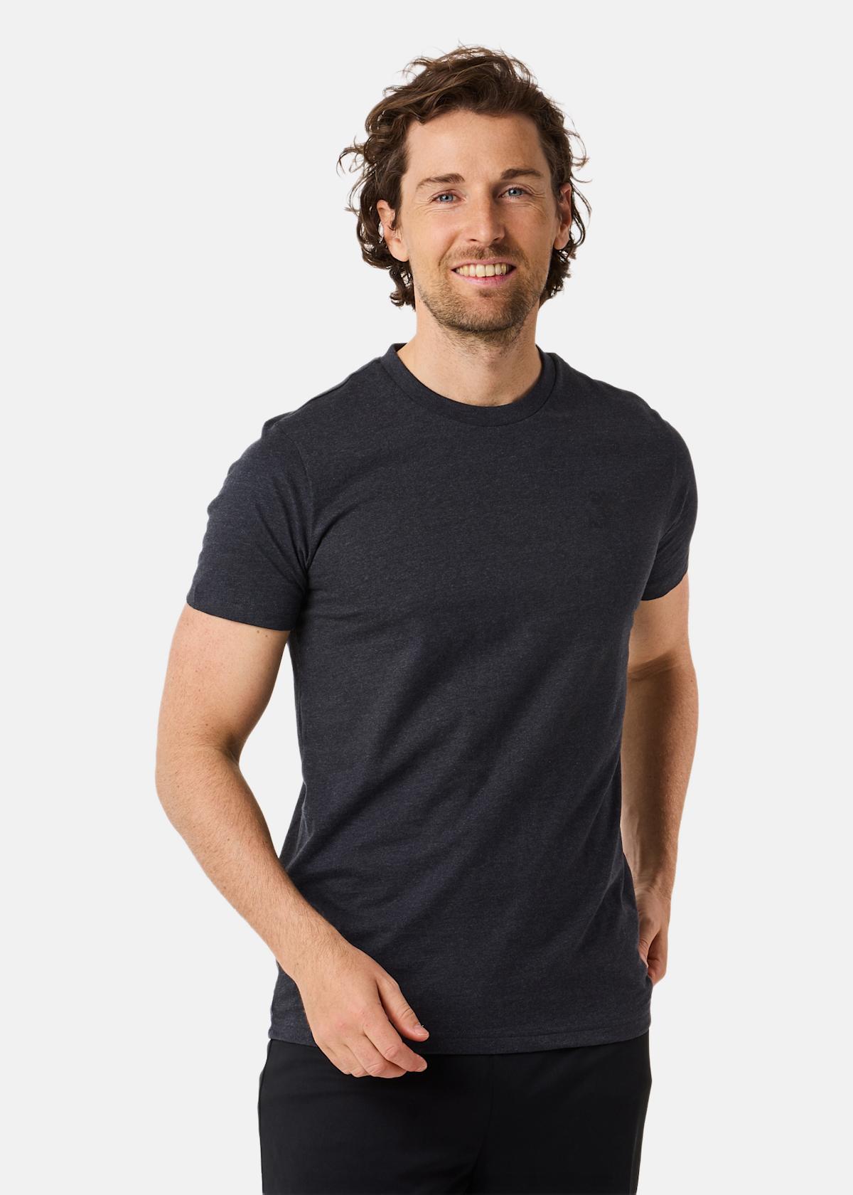 hmlBEE CLASSIC T-SHIRT S/S |  - sv-se - herr - klader - t-shirts-linnen - t-shirt-vardag-sport - kortarmad-t-shirt-vardag-sport | Padelspecialisterna