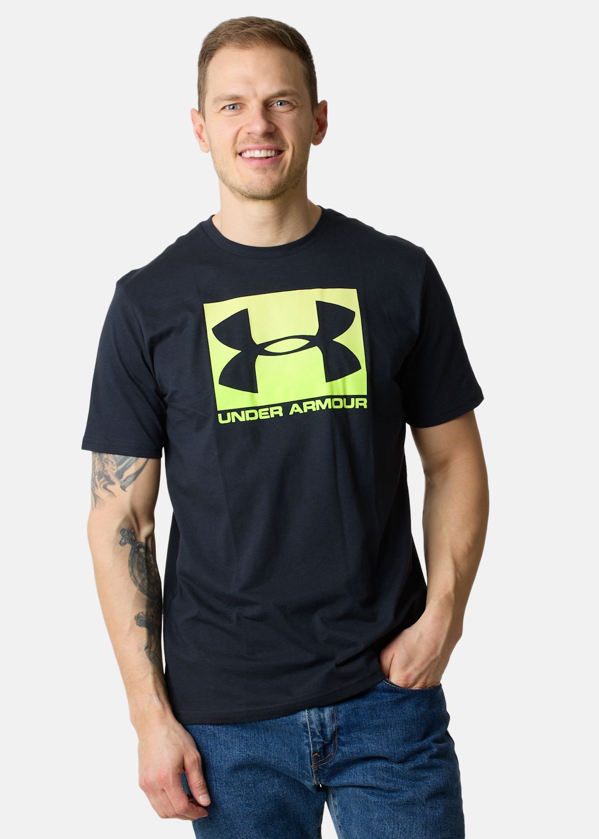 UA BOXED SPORTSTYLE SS |  - sv-se - herr - klader - t-shirts-linnen - t-shirt-vardag-sport - kortarmad-t-shirt-vardag-sport | Padelspecialisterna