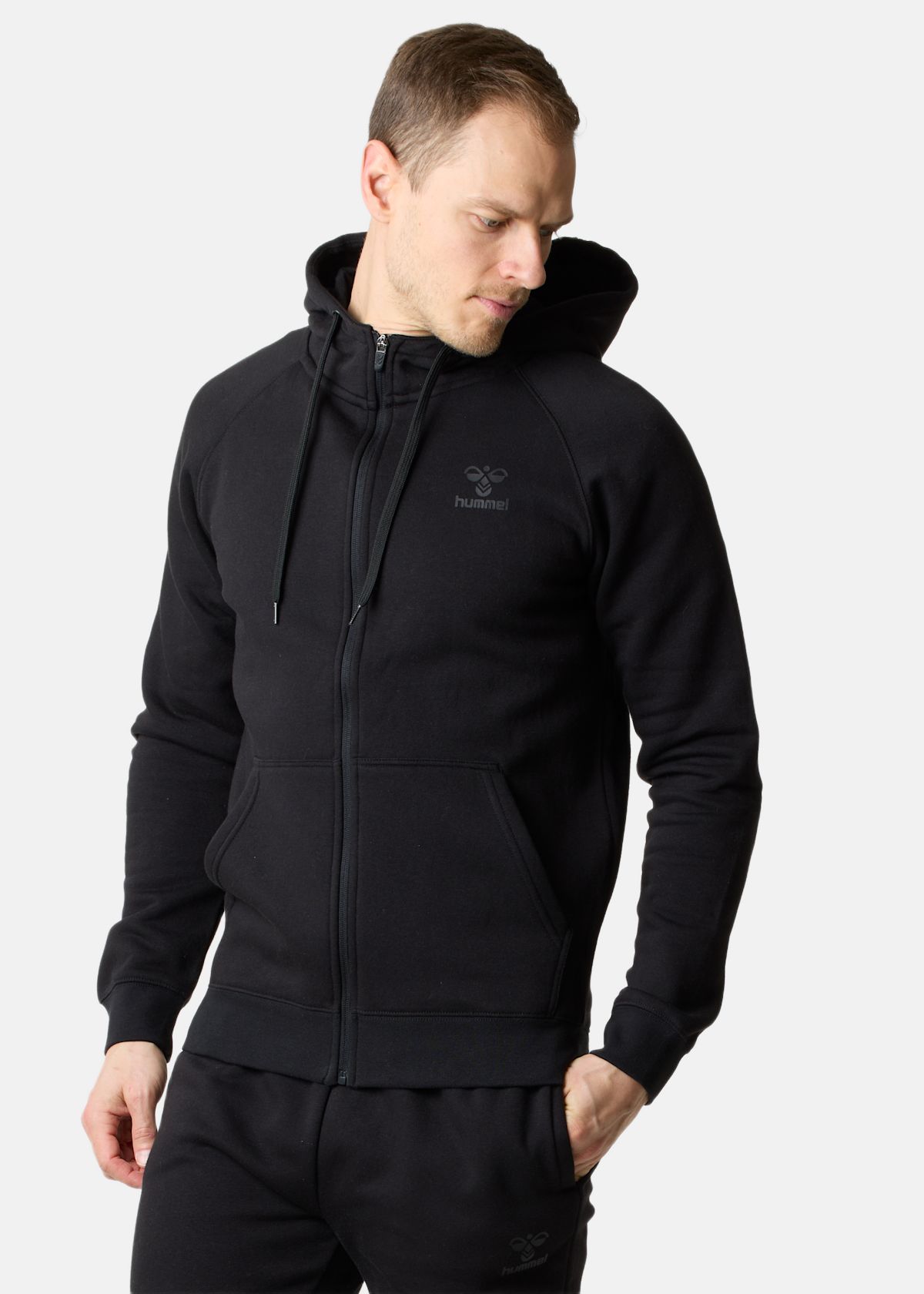 hmlBEE CLASSIC ZIP HOODIE |  - sv-se - herr - klader - trojor - huvtrojor - hoodie | Padelspecialisterna