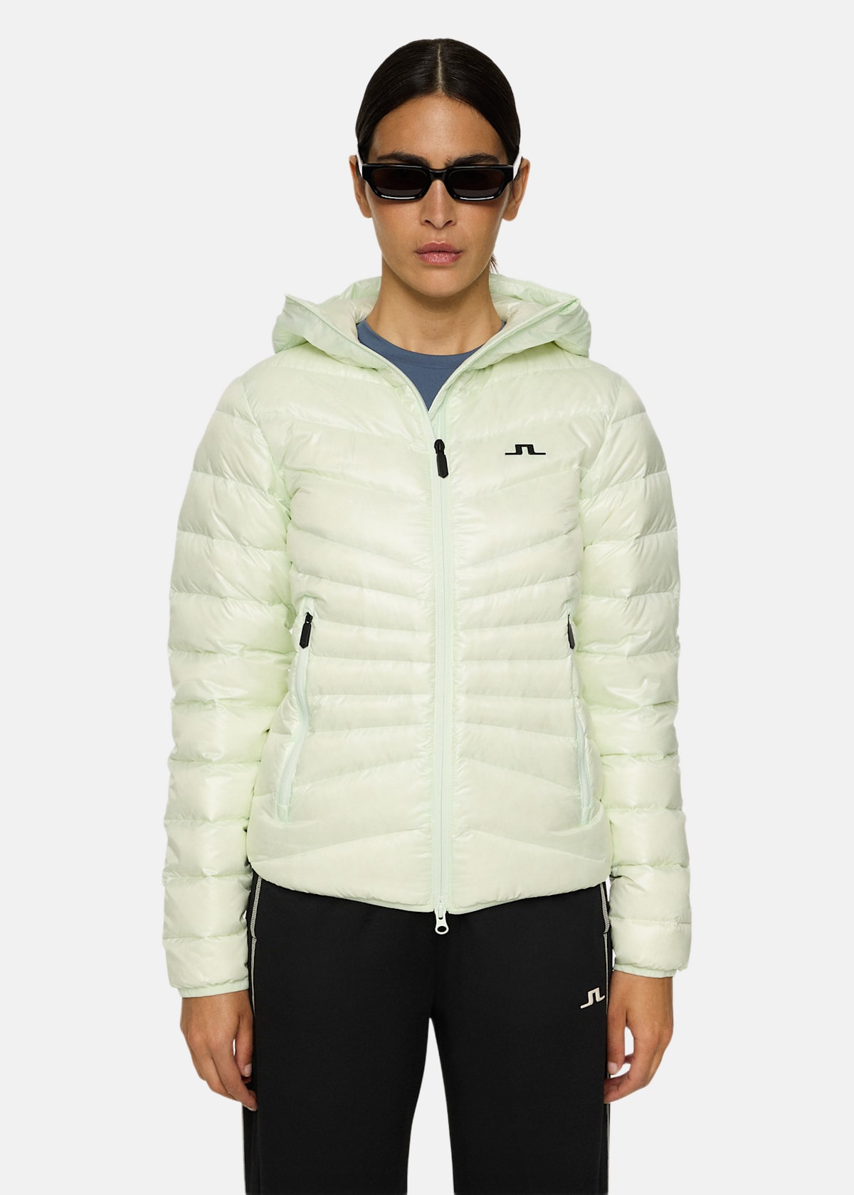 Lara Light Down Hood |  - sv-se - dam - klader - jackor - dunjackor | Padelspecialisterna