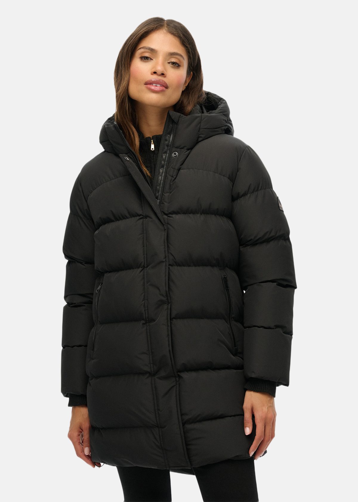 HOODED SPORTS PUFFER MID JKT |  - sv-se - dam - klader - jackor - vardags-modejackor - fodrade-vardagsjackor | Padelspecialisterna