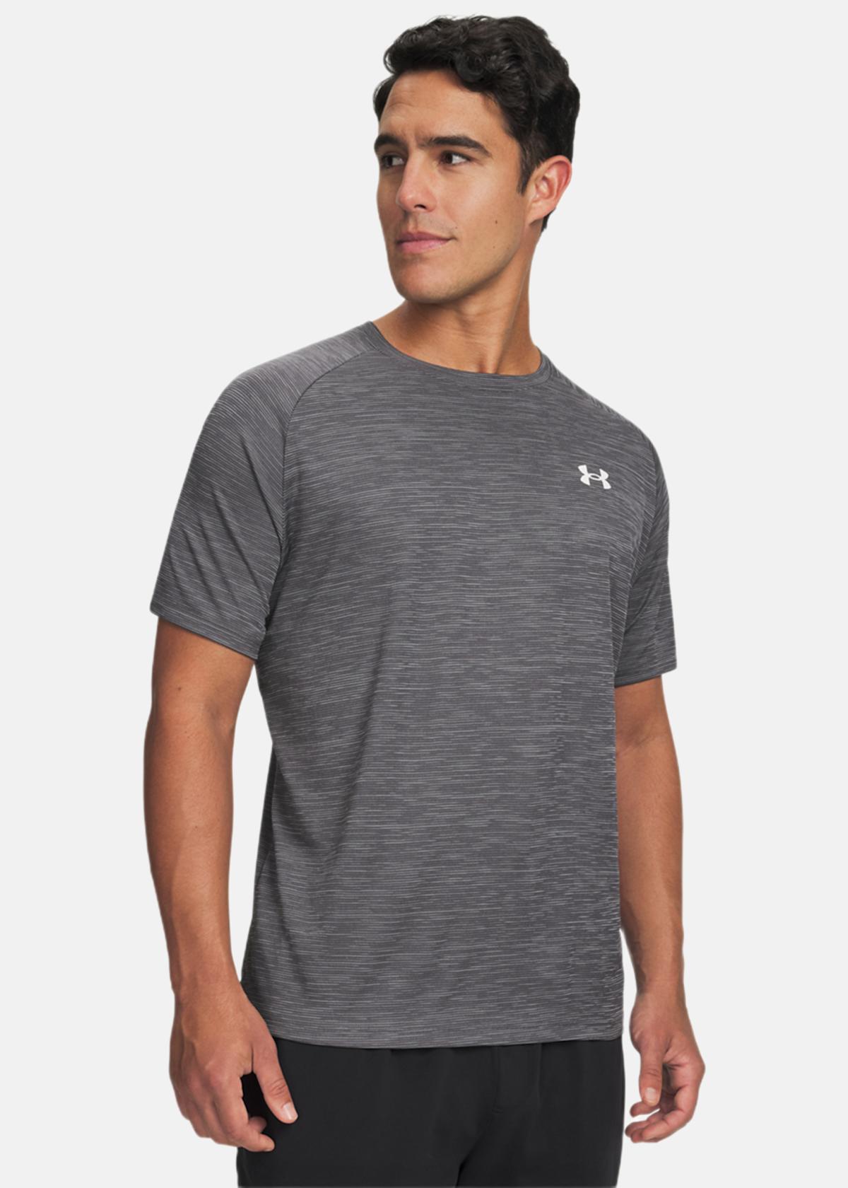 UA Tech Textured SS |  - sv-se - herr - klader - t-shirts-linnen - t-shirt-vardag-sport - kortarmad-t-shirt-vardag-sport | Padelspecialisterna