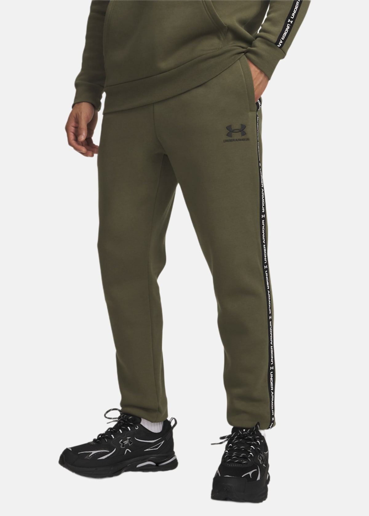 UA Icon Fleece Jgr Taping |  - sv-se - herr - klader - byxor - tranings-mjukis-vindbyxor - sweatpants-mjukisbyxor | Padelspecialisterna