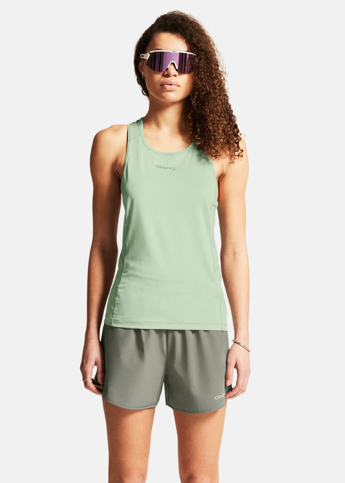 ADV ESSENCE SINGLET 2 W |  - sv-se - dam - klader - toppar-linnen - linnen - linnen-vardag-sport | Padelspecialisterna