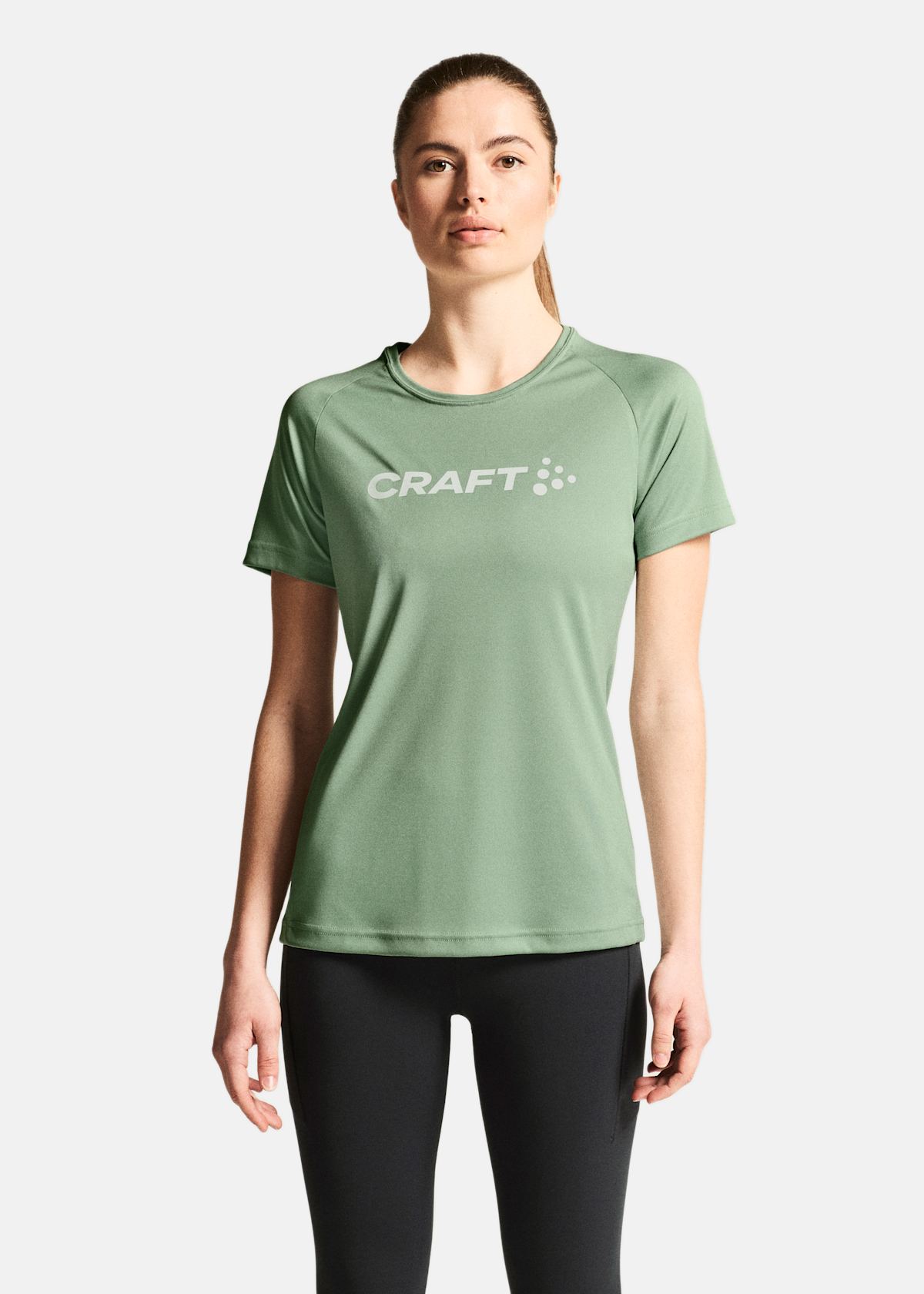 CORE ESSENCE LOGO TEE W |  - sv-se - dam - klader - toppar-linnen - t-shirts-friluftsliv-vandring - t-shirts-kortarmade | Padelspecialisterna