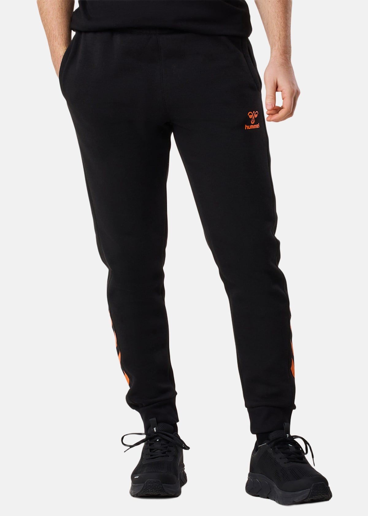 hmlFUTURE SWEAT PANTS |  - sv-se - herr - klader - byxor - tranings-mjukis-vindbyxor - sweatpants-mjukisbyxor | Padelspecialisterna