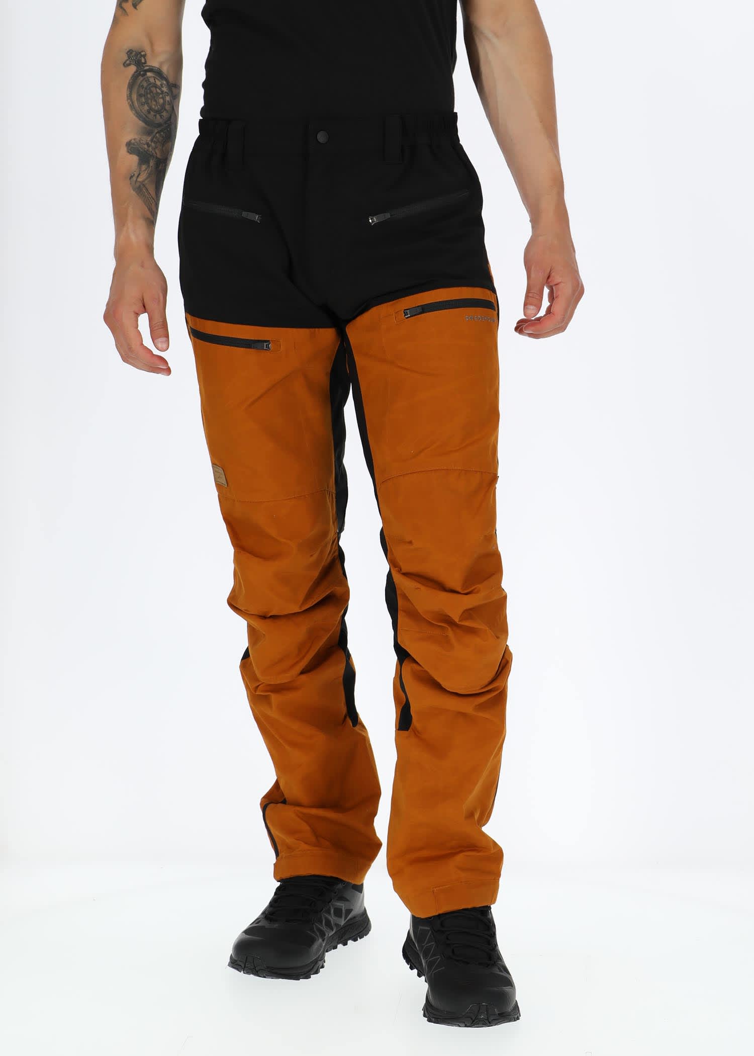 Almond/Black