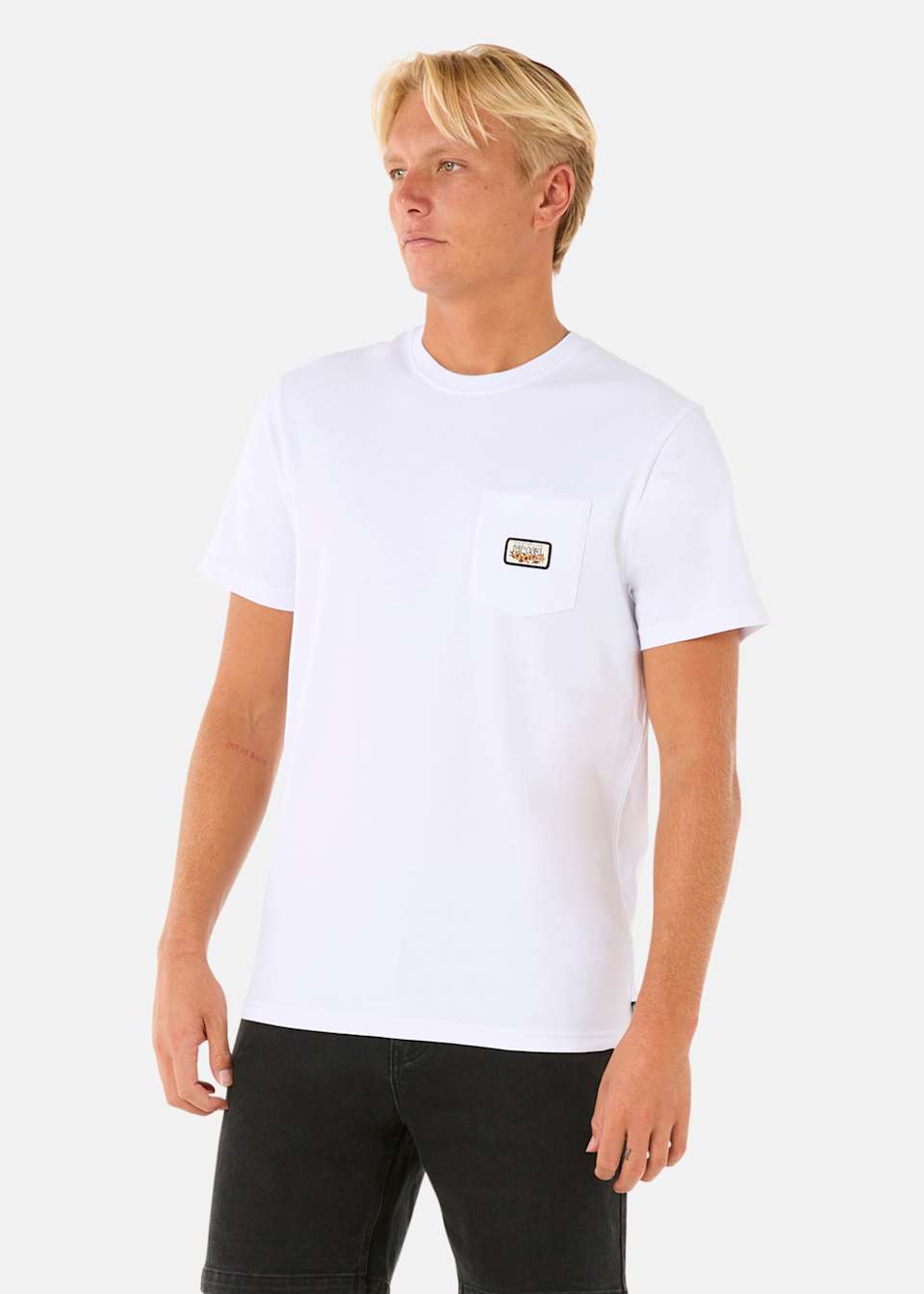 SURF PARADISE BADGE TEE UPDATE
