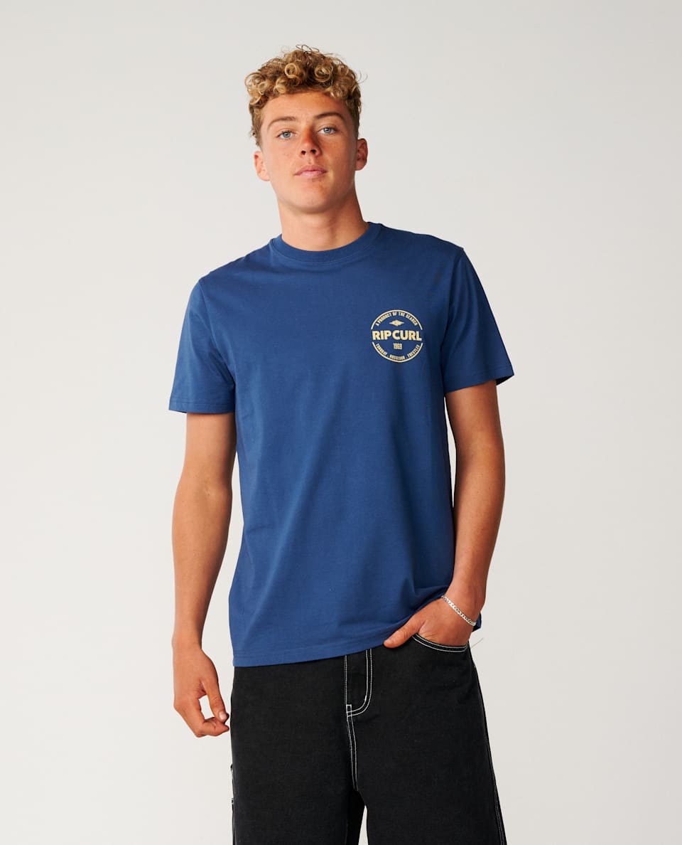 STAPLE TEE