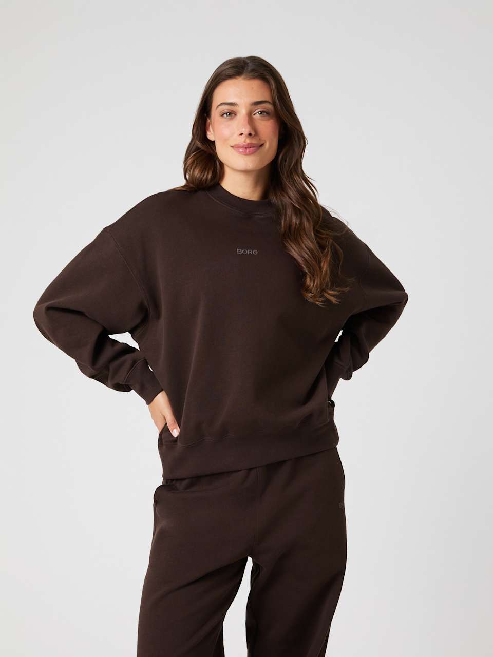 STUDIO OVERSIZED SWEATSHIRT