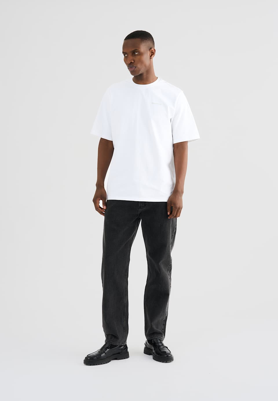 RTMASON STRAIGHT FIT JEANS.