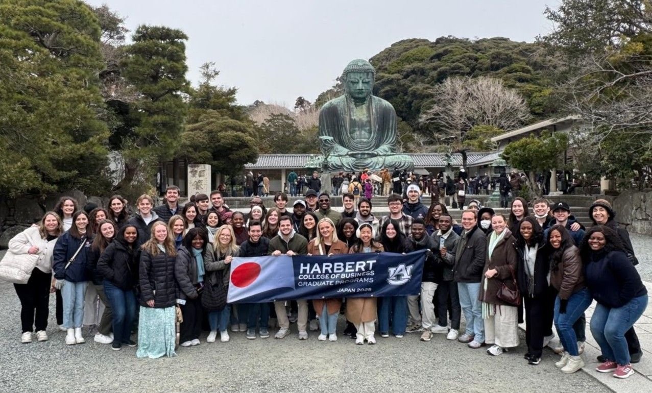 Harbert MBA students at the Great Buddha in Japan 2025