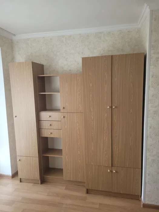 Здолбунівська, 1